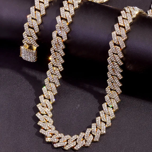 Male Cuban iced out chain gold/silver